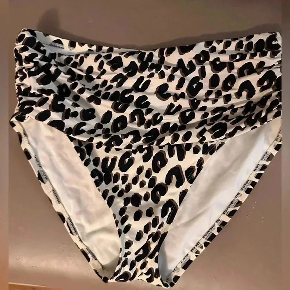 💙Sold Out Online 💙Bleu Rod Beattie - Picture 1 of 3